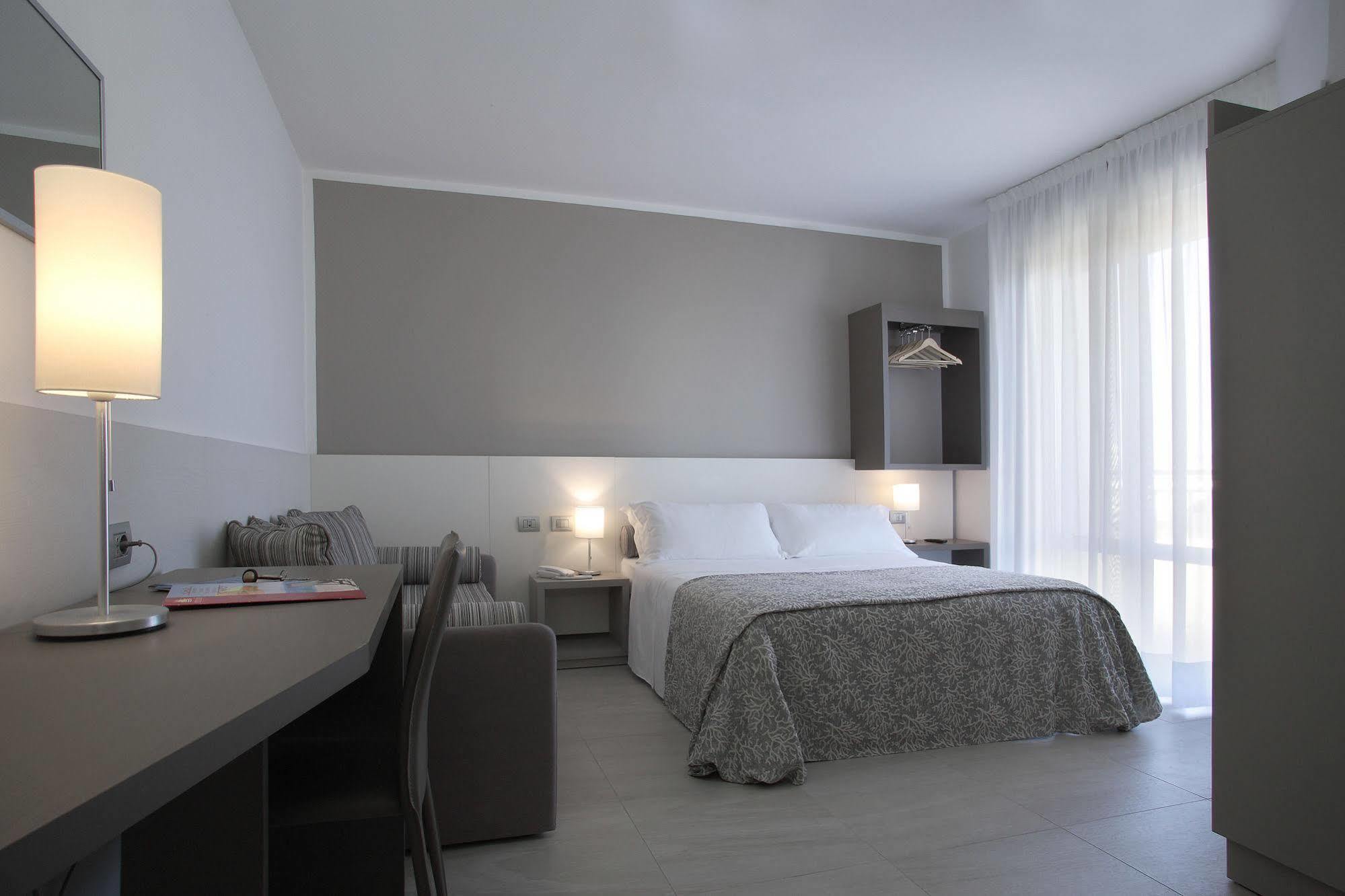 Hotel Sofia Lido di Jesolo Exterior photo
