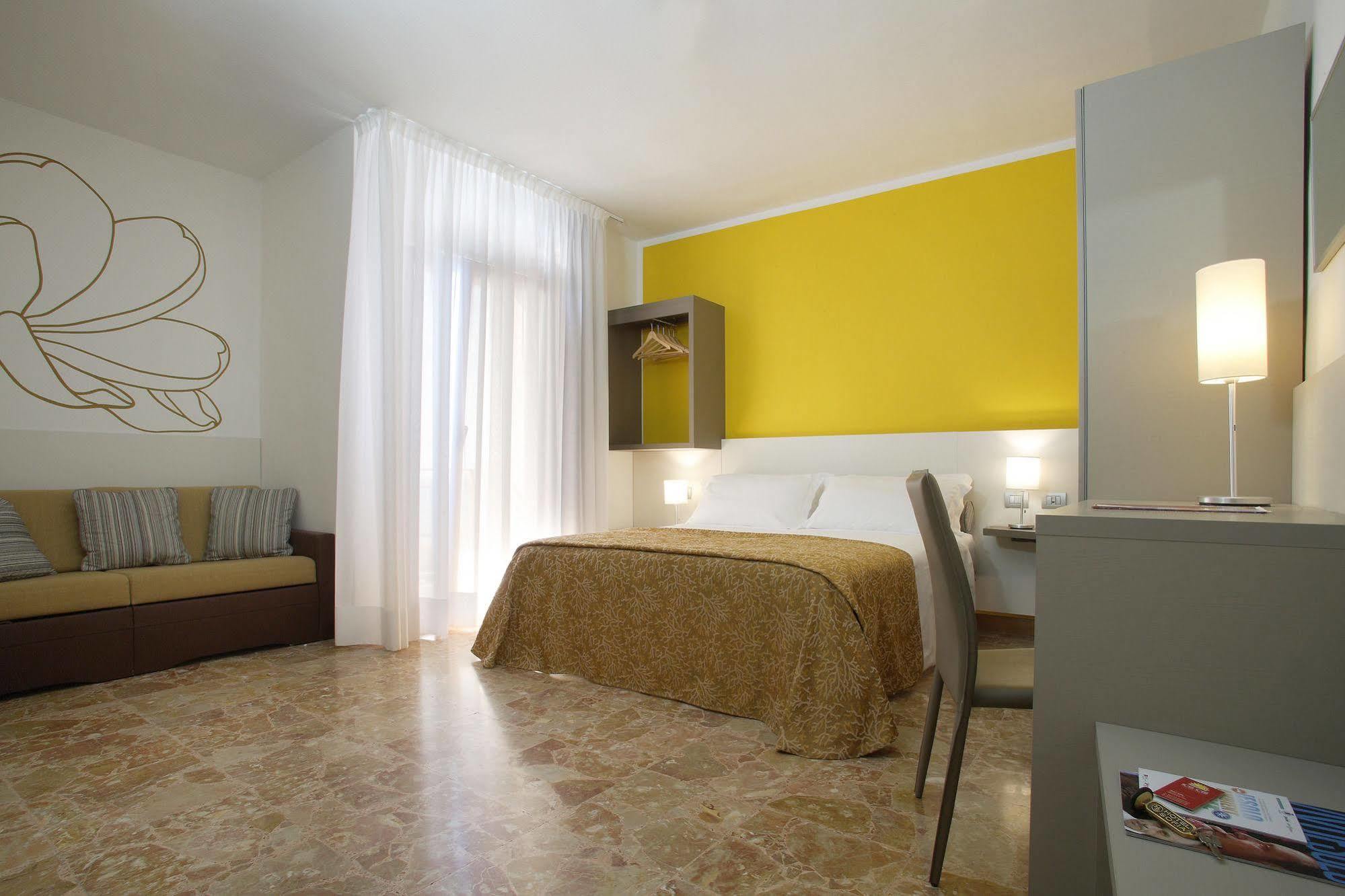 Hotel Sofia Lido di Jesolo Exterior photo