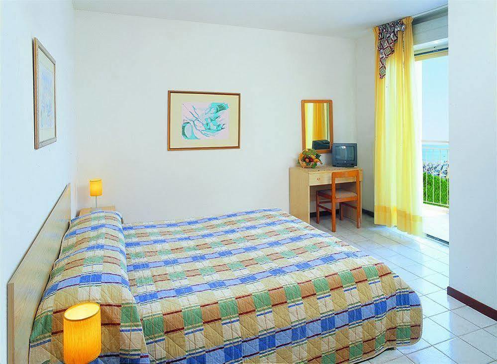 Hotel Sofia Lido di Jesolo Exterior photo
